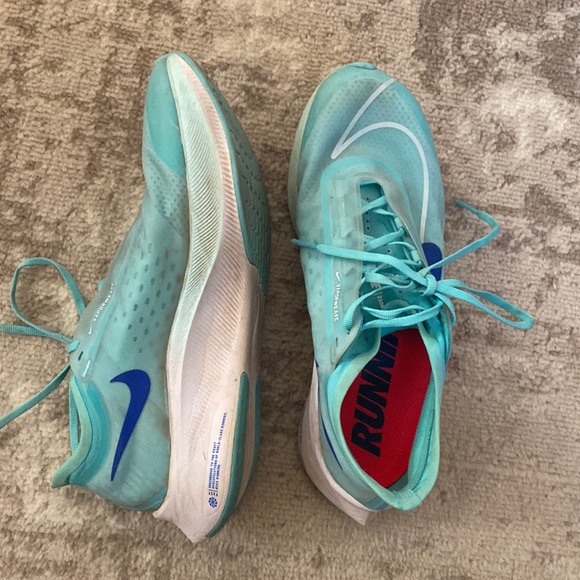 Nike Shoes - Nike tennis shoes